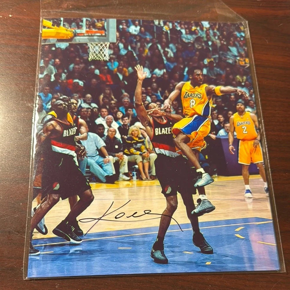 Lakers vs Blazers NBA Basketball Action Photo Kobe signed